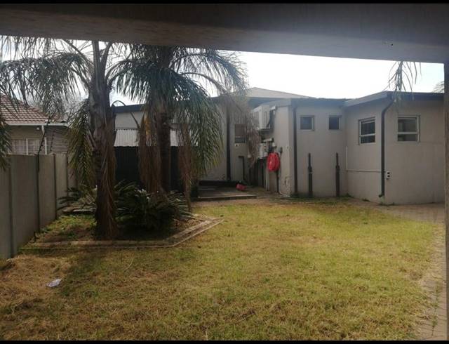 BUSINESS PROPERTY TO RENT IN NORTHMEAD